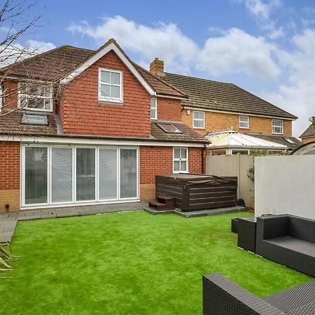 Home In Southsea With Hot Tub, Close To The Sea Portsmouth Exterior photo
